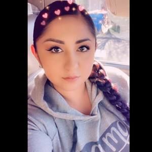 Meet your Posher, Yessenia